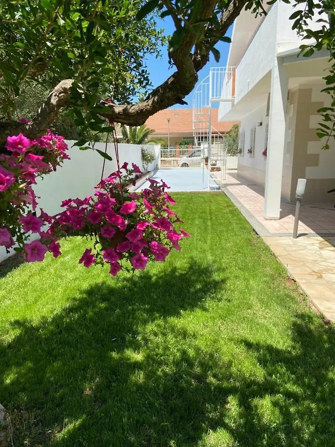 فيلا Beach House Casuzze Villaggio Azzurro بيت للعطل