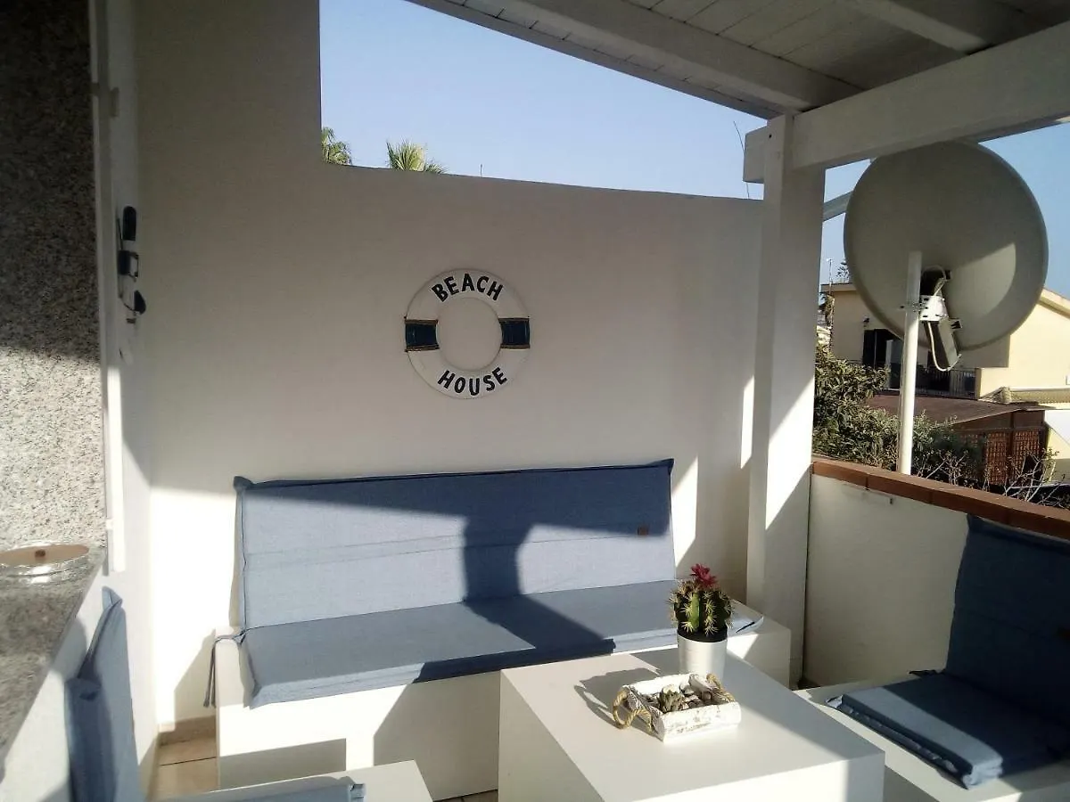 Casa vacanze Beach House Casuzze Villa Villaggio Azzurro Italia